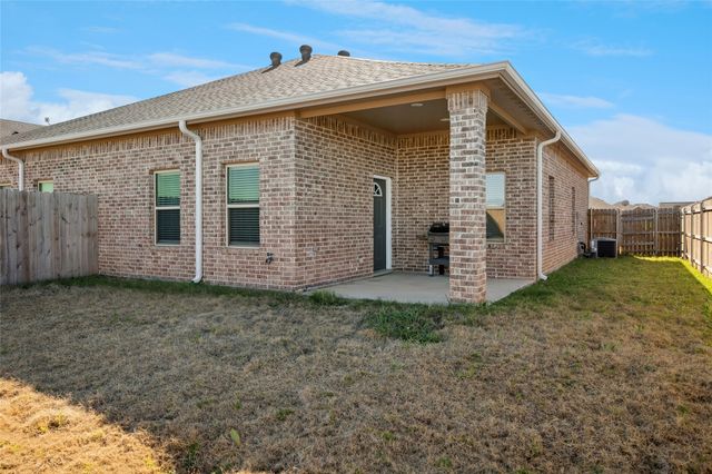 516-518 Wood Drive, Gunter, TX 75058
