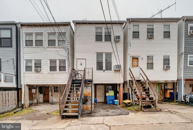 206 CROMWELL TER NE, Washington, DC 20002