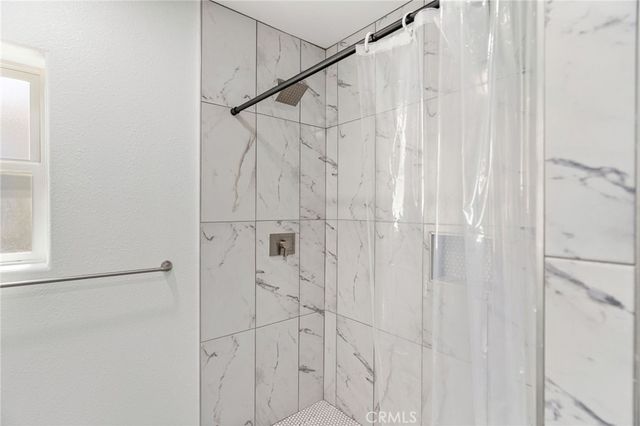 1014 E Casa Loma, Bakersfield, CA 93307