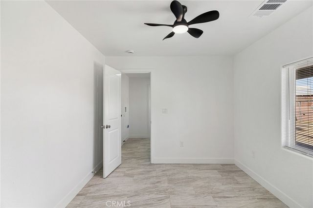 1014 E Casa Loma, Bakersfield, CA 93307