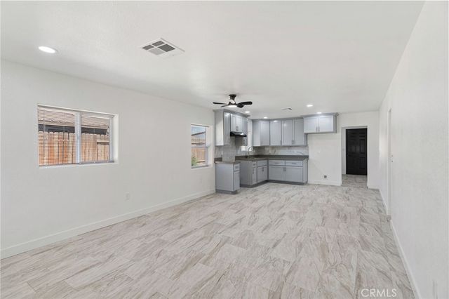 1014 E Casa Loma, Bakersfield, CA 93307