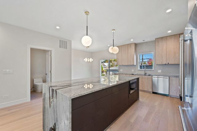 4959 N Merrimac Avenue, Chicago, IL 60630