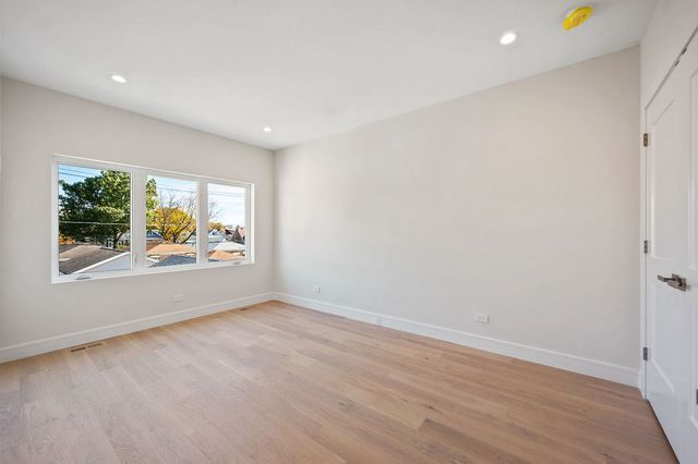 4959 N Merrimac Avenue, Chicago, IL 60630