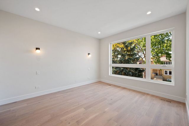 4959 N Merrimac Avenue, Chicago, IL 60630