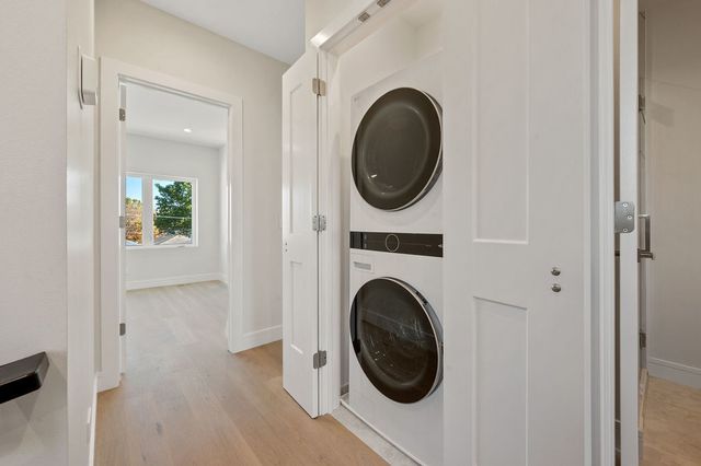 4959 N Merrimac Avenue, Chicago, IL 60630