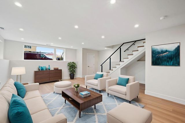 4959 N Merrimac Avenue, Chicago, IL 60630