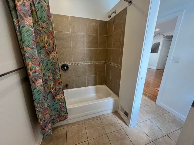 706 W High Street, Urbana, IL 61801