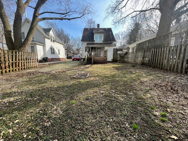 706 W High Street, Urbana, IL 61801