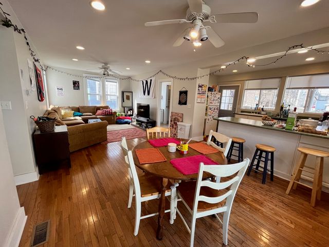 706 W High Street, Urbana, IL 61801