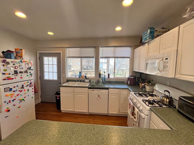 706 W High Street, Urbana, IL 61801