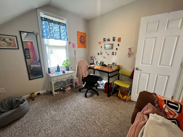 706 W High Street, Urbana, IL 61801