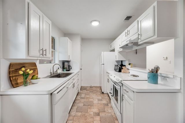 1108 Ashwood Court, Cleburne, TX 76033