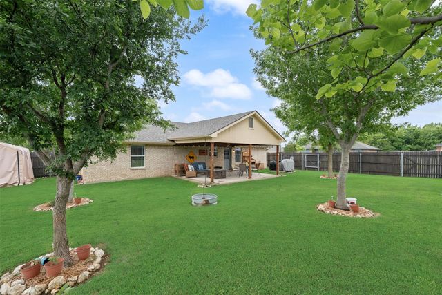 1108 Ashwood Court, Cleburne, TX 76033