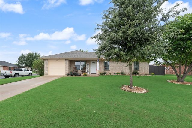 1108 Ashwood Court, Cleburne, TX 76033