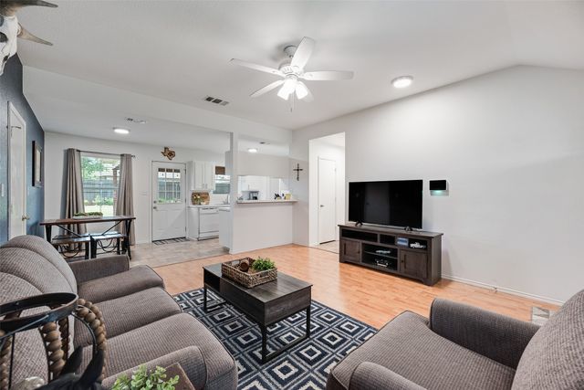 1108 Ashwood Court, Cleburne, TX 76033