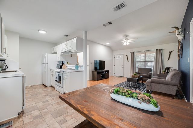 1108 Ashwood Court, Cleburne, TX 76033