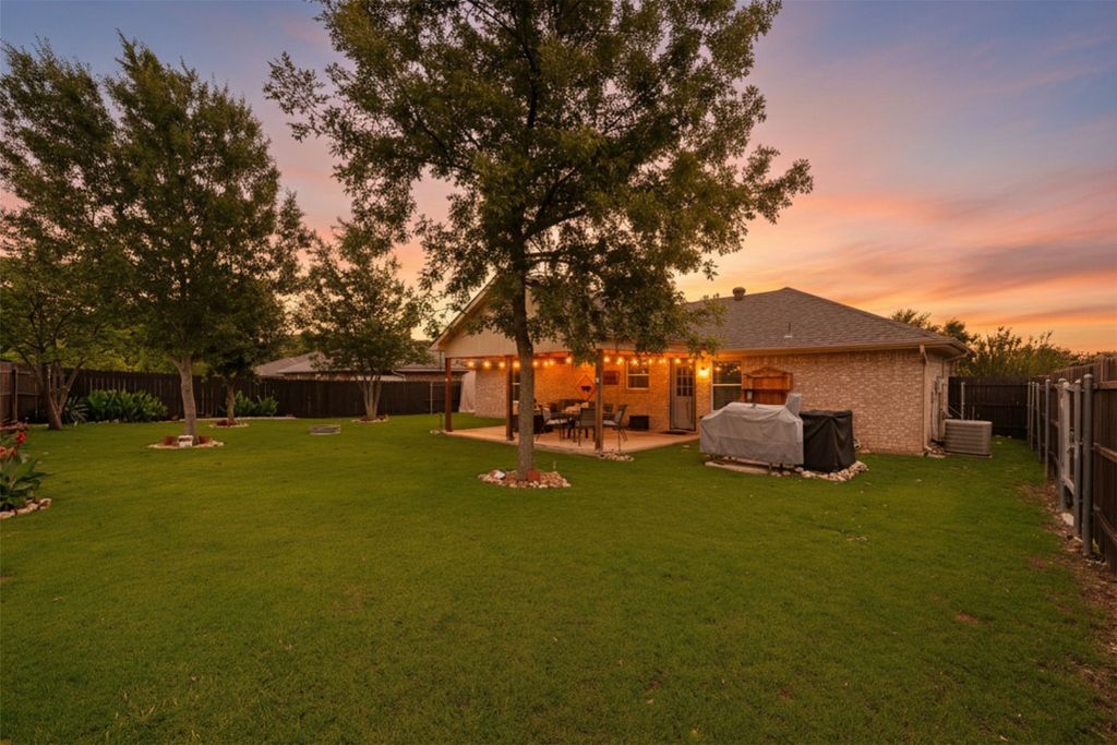 1108 Ashwood Court, Cleburne, TX 76033