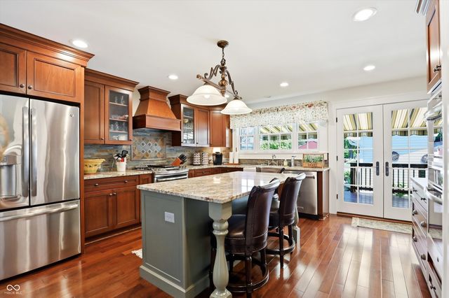 810 W Pine Street, Zionsville, IN 46077