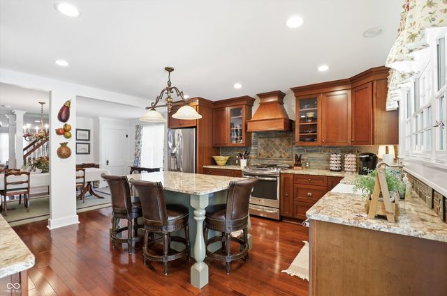 810 W Pine Street, Zionsville, IN 46077