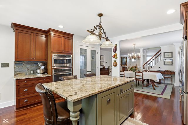 810 W Pine Street, Zionsville, IN 46077