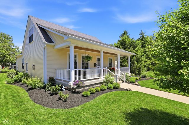 810 W Pine Street, Zionsville, IN 46077