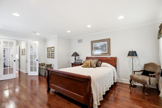 810 W Pine Street, Zionsville, IN 46077