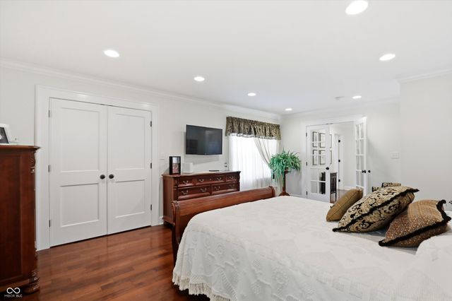 810 W Pine Street, Zionsville, IN 46077