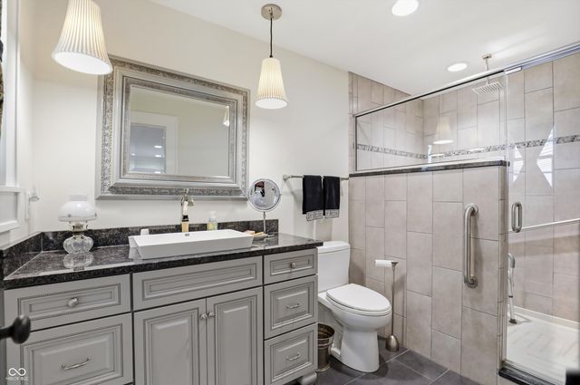 810 W Pine Street, Zionsville, IN 46077