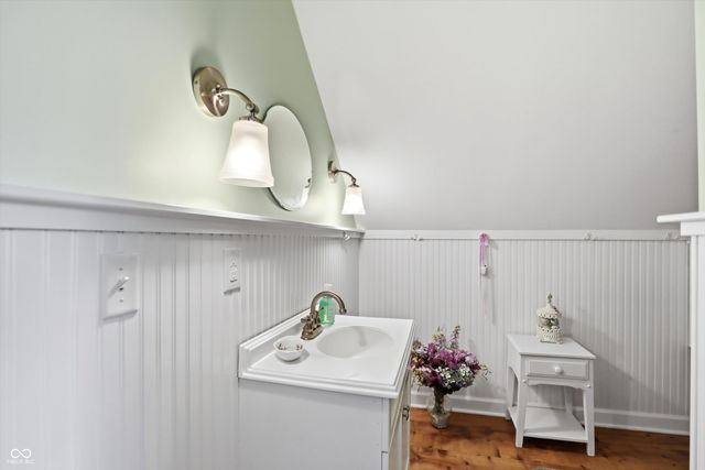 810 W Pine Street, Zionsville, IN 46077