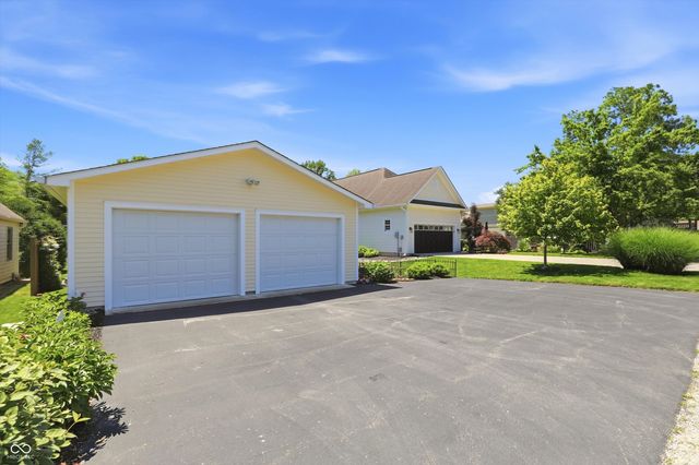 810 W Pine Street, Zionsville, IN 46077