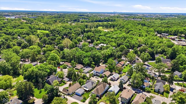 810 W Pine Street, Zionsville, IN 46077