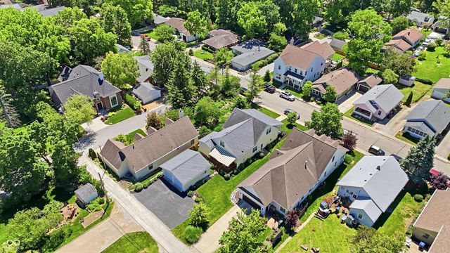 810 W Pine Street, Zionsville, IN 46077