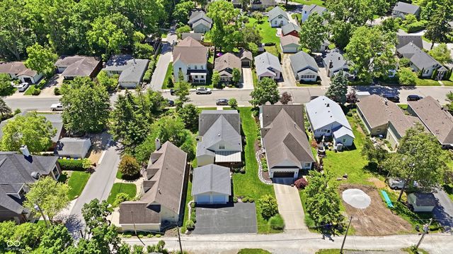 810 W Pine Street, Zionsville, IN 46077