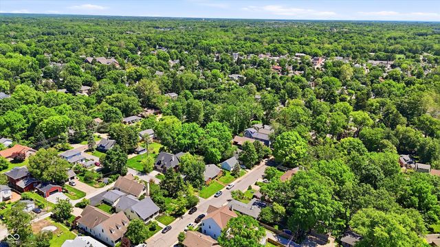 810 W Pine Street, Zionsville, IN 46077