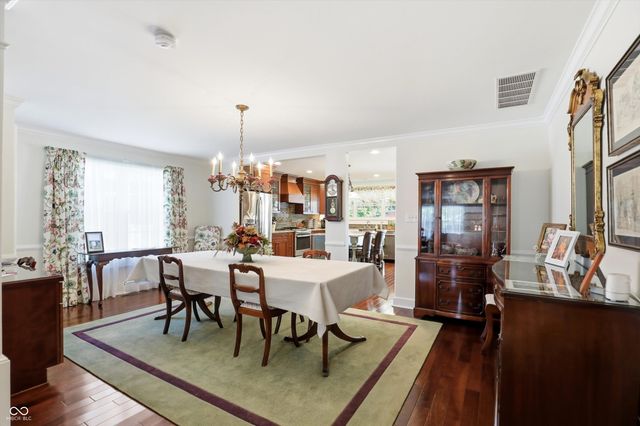 810 W Pine Street, Zionsville, IN 46077