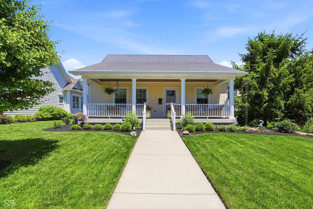 810 W Pine Street, Zionsville, IN 46077