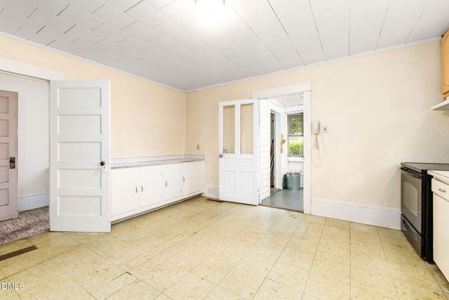 1089 Gillburg Road, Henderson, NC 27537