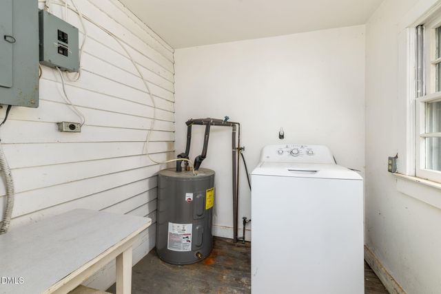 1089 Gillburg Road, Henderson, NC 27537