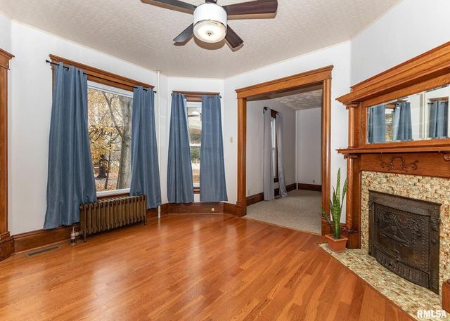 307 E COURT Street, Cambridge, IL 61238