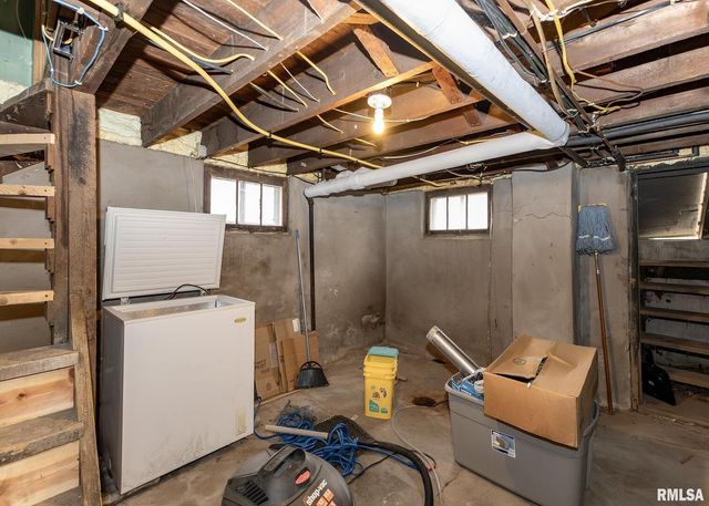 307 E COURT Street, Cambridge, IL 61238