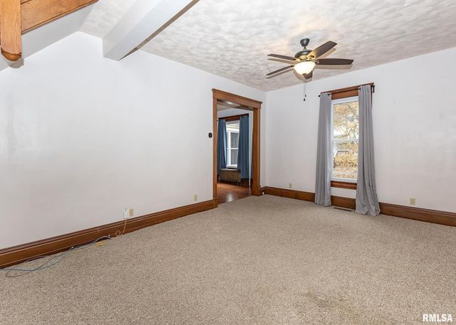 307 E COURT Street, Cambridge, IL 61238