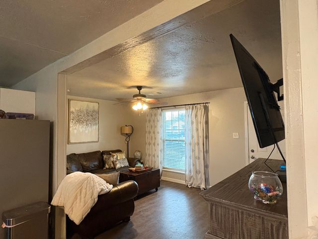 712 SW SUNNYBROOK Drive, Burleson, TX 76028