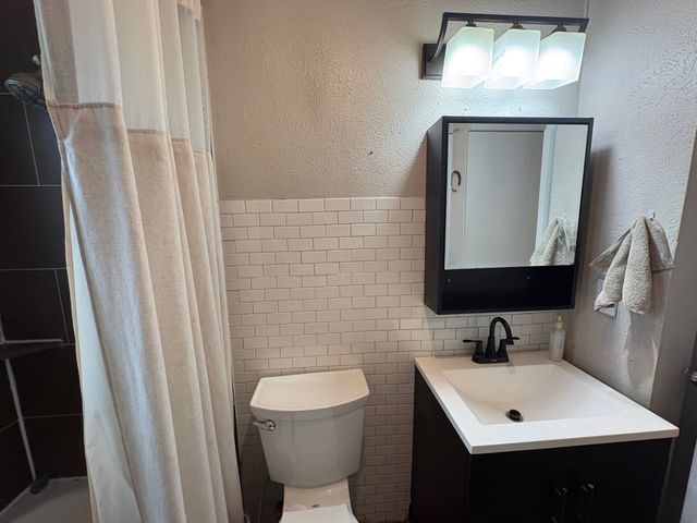 712 SW SUNNYBROOK Drive, Burleson, TX 76028