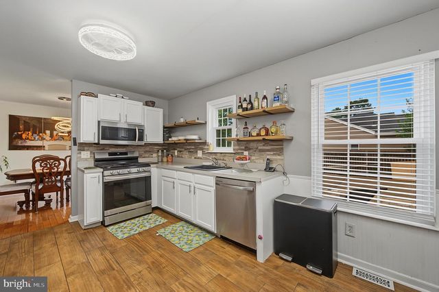 1025 CUTLASS, Manahawkin, NJ 08050