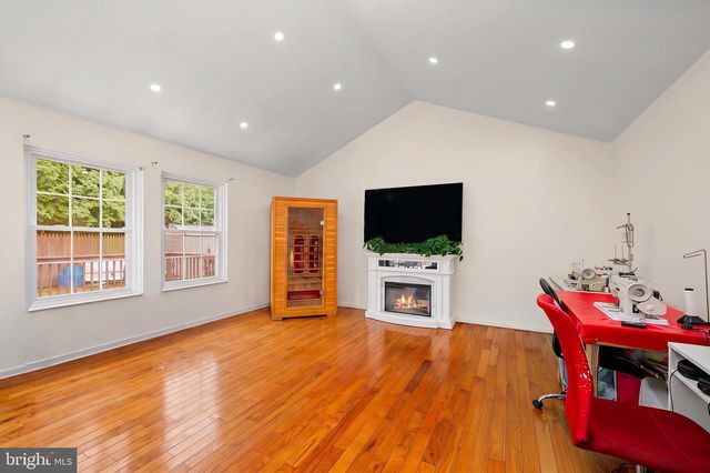 1025 CUTLASS, Manahawkin, NJ 08050