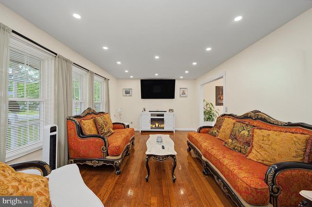1025 CUTLASS, Manahawkin, NJ 08050