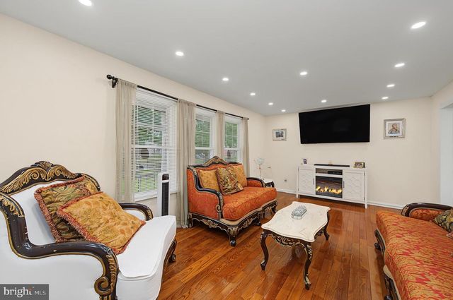 1025 CUTLASS, Manahawkin, NJ 08050