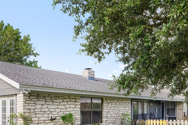 1015 Fm 112 RD, Lexington, TX 78947