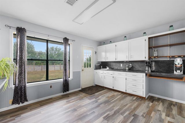 1015 Fm 112 RD, Lexington, TX 78947