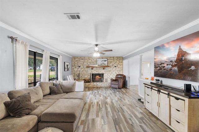 1015 Fm 112 RD, Lexington, TX 78947